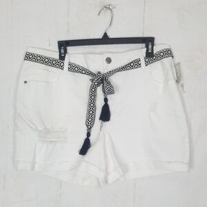 Maunces white distressed high rise belted shorts
